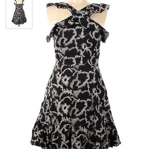 Banana Republic Dress— get ready for the holidays!